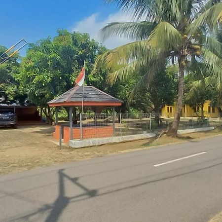 Aa Bungsu Syariah Balekambang Ciletuh Sukabumi Redpartner Hotel Cilowa Exterior photo